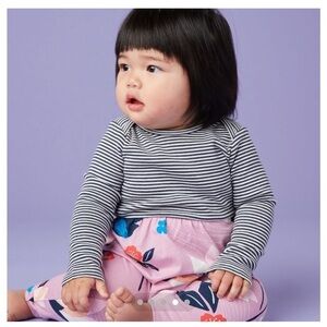 Tea Collection Baby Girls floral Cotton Knit Long Sleeved Romper size 0-3 months